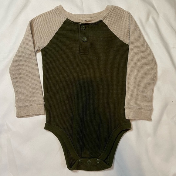 🐶🐶Garanimals size 24 months green and tan long sleeve onesie🐶🐶 - Picture 1 of 4